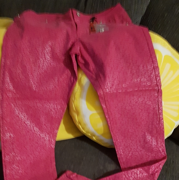 Trendy colored pants - Picture 2 of 4